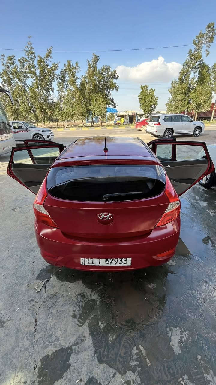 �السلام عليكم 

🚗 هيونداي أكسنت 2017 (أمريكي)
📍 بابل / الحلة مركز المدينة

إذا تدور سيارة اقتصادية، ناعمة وجاهزة بدون تعب… 👇

📍 الممشى: 38,000 ميل فقط
📍 كير ومكينة: جيد جداً 👍
📍 تحكم ستيرن 🎮
📍 مثبت سرعة 🚀
📍 اشاير بالمرايا ✨
📍 شاشة وكامرة 📷
📍 داخل رصاصي ✨
📍 مانع انزلاق (ثبات) 
📍 ويل كروم ✨
📍 نظام ECO لتوفير الوقود ⛽

📌 التفاصيل:

 • حادث خلفي (بجم كبس)

 • رقم بغداد (إنكليزي) جديد

 • السيارة جاهزة بالكامل وما تحتاج أي صرف

 • استخدام خفيف ونظيفة

✨ سيارة عملية ومناسبة للاستخدام اليومي + صرفية ممتازة

💰 السعر: (85 $ ورقه  )

📞 للتواصل: (*********** )

ممتواجد لا فيس ولا واتس اتصل .
