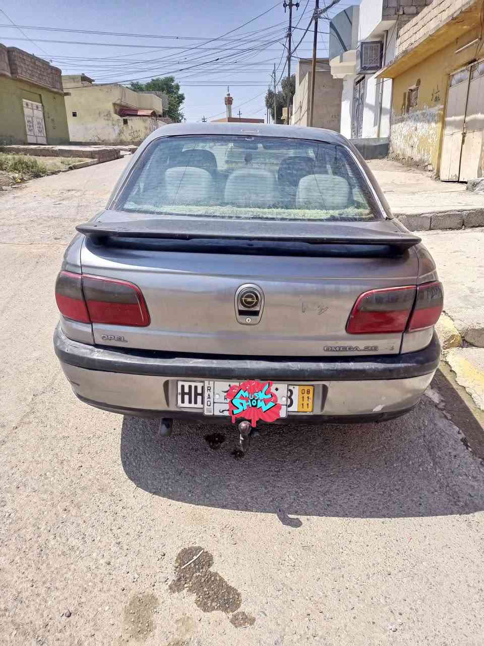 السلام عليكم اوبل بزون للبيع موديل 94 گير عادي مكينة محورة مال فكترا حجم 20 محرك تعبان السعر 30 وبيها مجال مكان السيارة الجانب الايمن حي المأمون رقم الموبايل ***********

