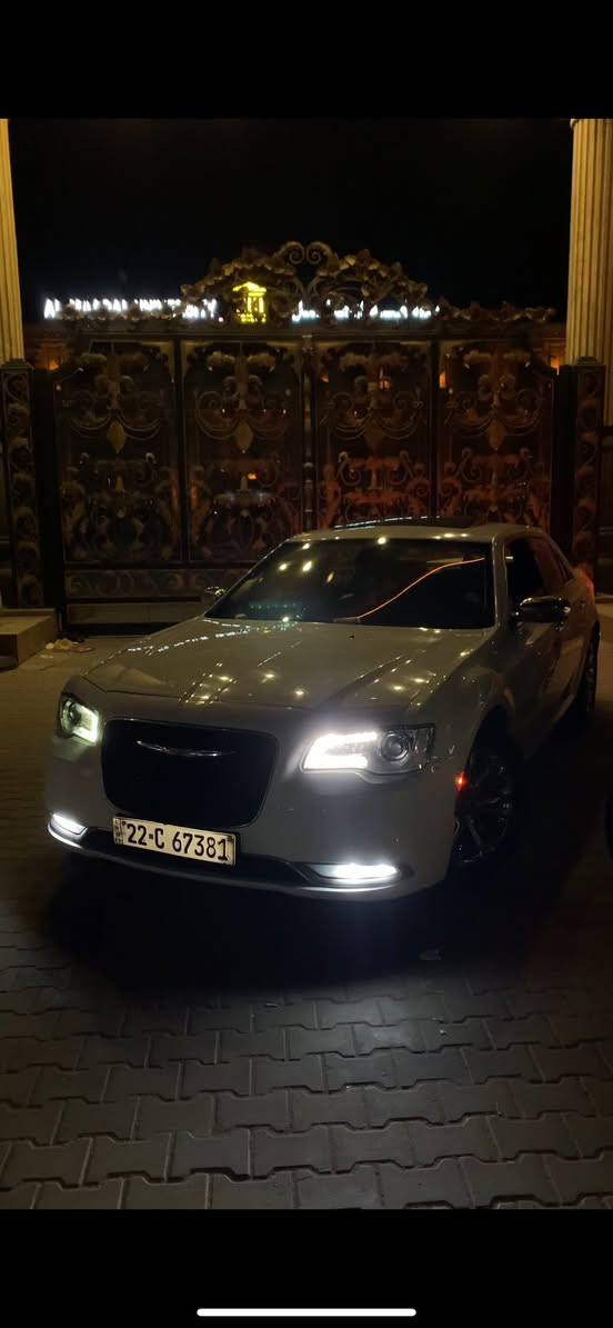 سلام عليكم كرايسلر 2016 c فول مواصفات بيها باب خلف السائق مبدل نفس اللون وارد كندي وكصه القماره صبغ اثر شخوط سونارها بل المنشور مكانها بصره رقم اربيل سنويتها بعدها رايدها 220 
***********
***********
