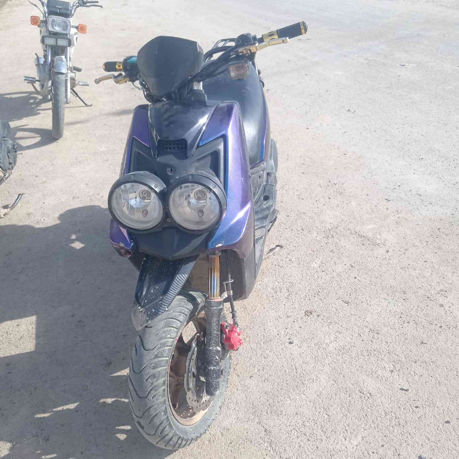 سلام عليكم دراجة سنكس جبلي شمعتين نكرة سلف بي وقت دراجة مكفوله كفاله عامه ما بيهه اي شيي كلج رياضي كهربائيتهه شغاله مكان بغداد
***********
