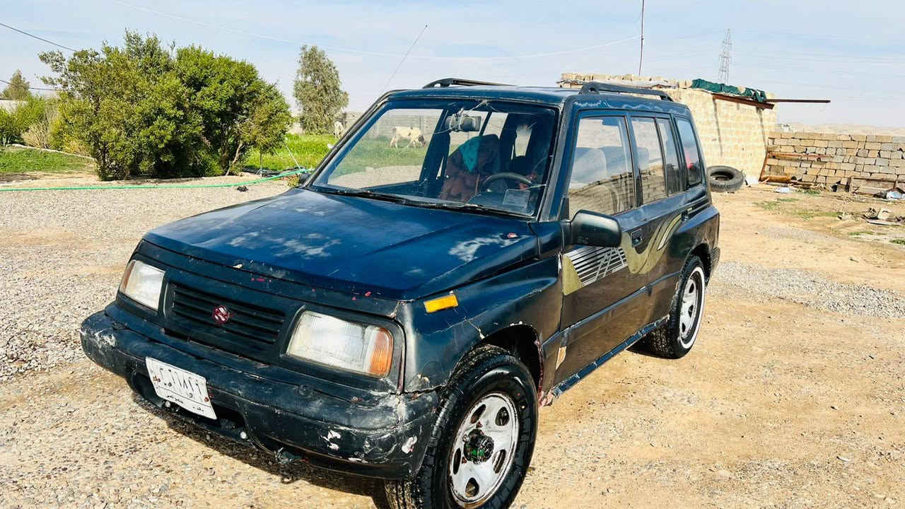 السلام عليكم سازوكي فيتارة للبيع 1993 السيارة بيهة ملاحضات بس ابيع واقع حال رقمهة بغداد صاحبهة ابغداد بيهة خياس وكاصلهة الهلة ول ترايش كاملة بلبيت الي ياخذهة وياهة زوج تايرات جدد مصارلهن سبوع وسعرهة مناسب ***********
