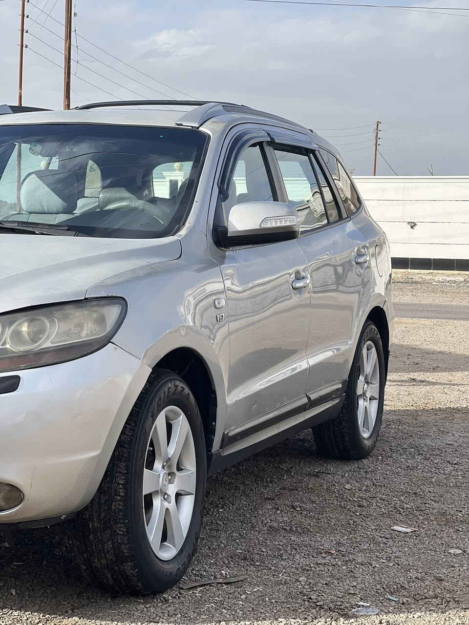 سلام عليكم
سنتافي 2007 شكل 2012 للبيع رقم كربلاء مميز تحويل ثاني  بسمي سياره خير من الله صدر كهربائيات مكينه كاز انسه شي اسمه صرف التفويله تكفيك سبوعين سياره مانقصها اي شي جاهزه من كلشي وبل عافيه عل ياخذها

سياره 7 راكب

السعر 125 وبيها مجال عنوان السيارة بغداد 

***********
