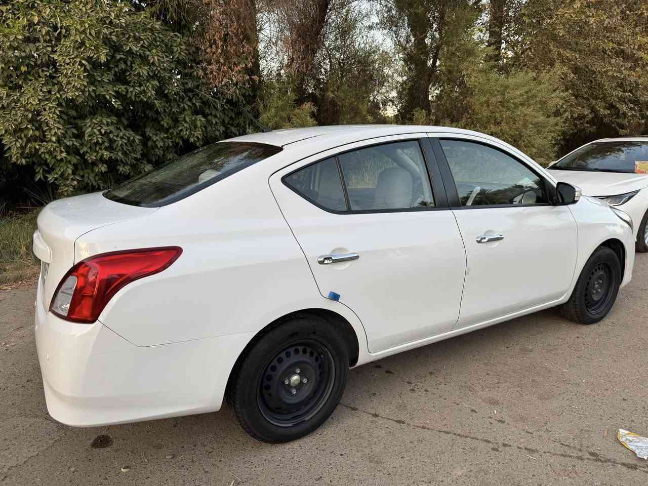 سلام عليكم نيسان سني موديل 2023 مكفولة من الصبغ والبارد السعر 124 مكان سياره بغداد حي الخضراء رقم ***********
