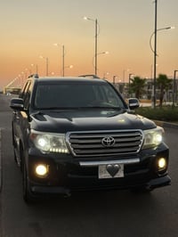 ‏السلام عليكم للبيع او مراوس بتاهو شكل 2021 لاندكروزر 2015 لون اسود فو...