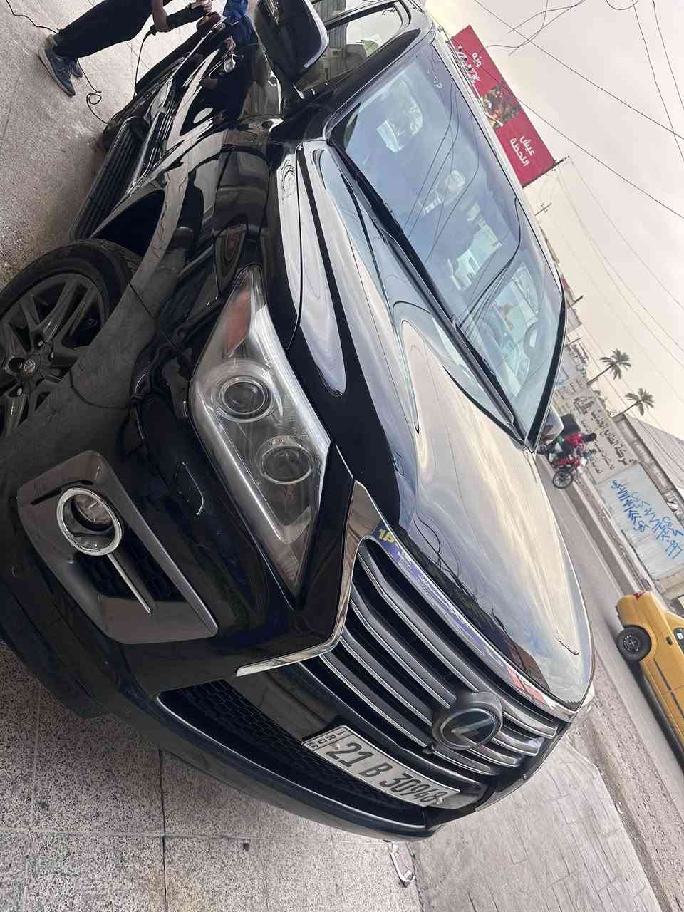 للبيع لكزز مديل 2013 اس سبورت فول مواصفات ماشيه 147 العنوان بغداد البلديات الهاتف ***********
