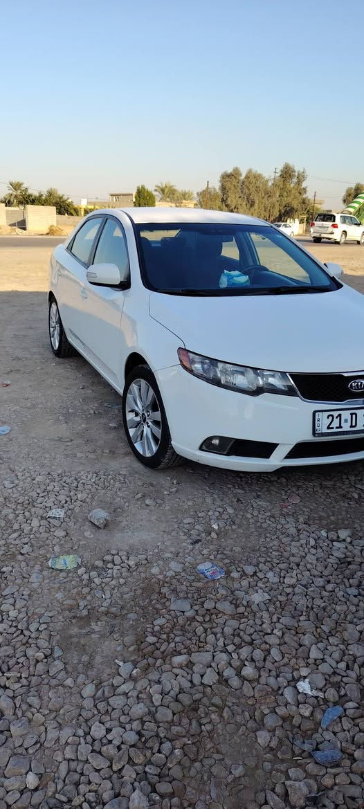 للبيع كيا فورتي 2010 وارد امريكي مكينه 2000 سياره ماشيه 117 ميل بأسمي سنويه لل 29 شرط تحويل  ضرر جامرلغ امامي صفحة السايق بدون دواخل سياره جاهزه كير مكينه تبريد تدفئه كهربائيات كلها شغاله داخل على وضع الشركه السعر 110  وبيهه مجال ***********
