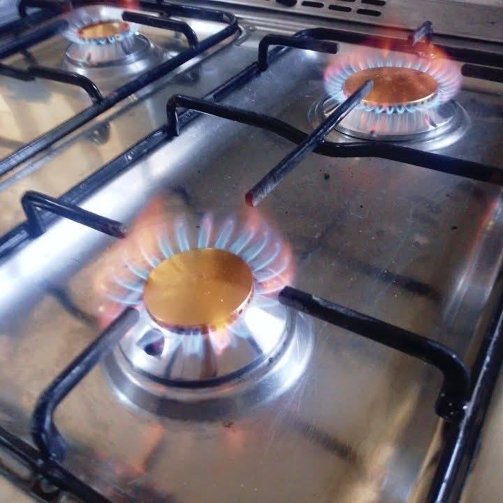 كريازي مصري اربع مشاعل شغال ونظيف ناره حلوه سعره 100 قفل بدون عمله مكانه نجف حي الرحمه رقم الموبايل ***********
