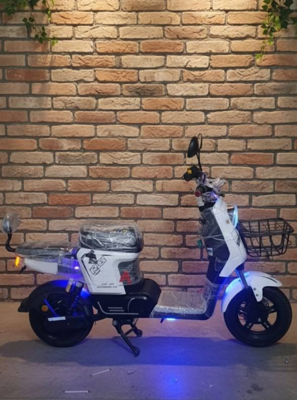 ‏‪***********‬‏
دراجه للبيع صار 20يوم من شريته 
سعر 600الف العنوان الرمادي الحوز
