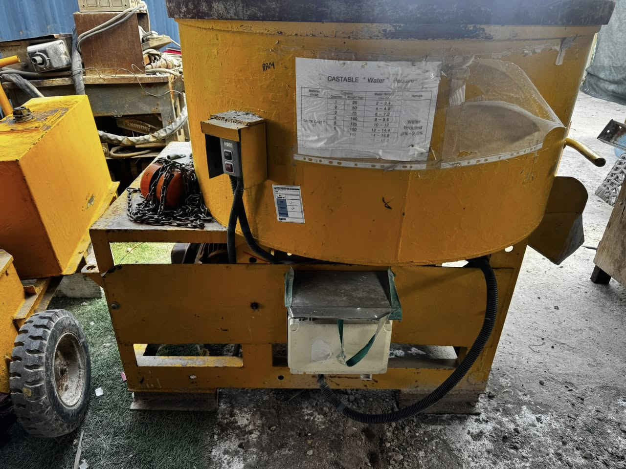 🛠️ متوفر الآن 🛠️
Industrial Concrete Mixer – خلاطة إسمنت صناعية متنقلة عالية الكفاءة
مناسبة لمختلف التطبيقات الإنشائية والخدمية

📦 الكمية: متوفرة 1 قطعة
💰 الأسعار: تنافسية ومناسبة للمشاريع الصغيرة والكبيرة

✅ جودة عالية – تصميم متين ومقاوم للتآكل
✅ أداء ثابت مع عمر افتراضي طويل
✅ صيانة سهلة وتكلفة تشغيل منخفضة
✅ مناسبة للاستخدام المستمر في مواقع البناء

📲 للتواصل والطلب: ***********
أو عبر الرسائل الخاص
