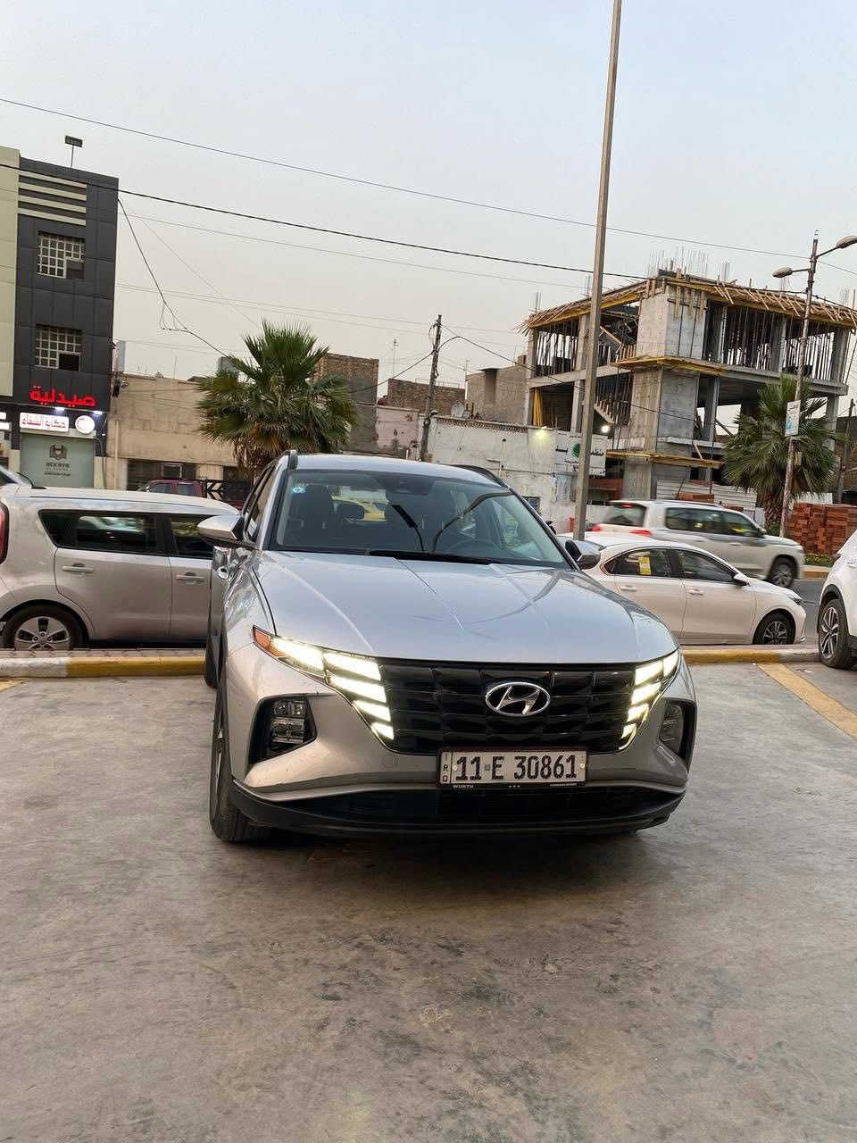 السلام عليكم توسان المده المده فقط حادث بيبان اثنين ونص جاملغ
المواصفات
تبريد لمس 
تبريد قطعتين  
شاشة كبيرة 
كامرة دوارة
اشاير بالمري
بصمة صندوك
ترحيب عند الاقتراب
دخول ذكي 
سايد بريك بصمة
محرك 2500 
اوتو هولد 
رادار امامي
رادار خلفي
رادار جانبي
تدفئة كشنات
تدفئة ستيرن
ويل كب 
تحديد مسار
قيادة ذاتية
توقف ذاتي 
تنبيه عند مغادرة المسار
كروس سرعة
وضعيات قيادة
لايتات زنون
نزول منحدرات
صندوق ذكي
وبعد هواي مواصفات بيها

سيارة جاهزة وكاملة بدون نقص
مكاني بغداد الحريه***********7 وتساب مفتوح
