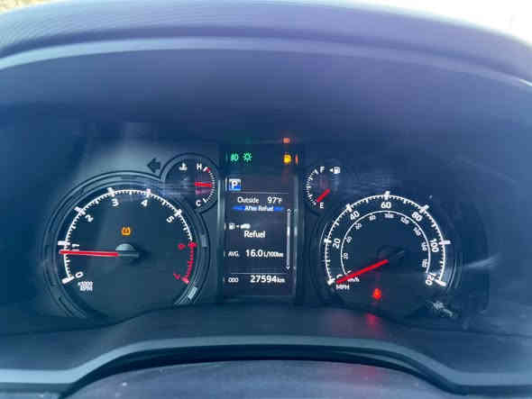 ماشاءالله 
TOYOTA  4RUNNER 🔥 
~ موديل 2023
~ تويوتا 4 رنر  
~ وارد أمريكا  
~ محرك 6 سلندر  / V6 
~ فئة SR5  
~موصفات  
~ بصمة 
~ فورويل ( 4*4 ) 
~ شاشة كبير 
~ كاميرة خلفية 
~ داخل أسود ملكية 
~ رادار أمامي 
~ كشن أمامي كهربائية 
~ كشن مغمر 
~تحديد سرعة 
~ حجم تايرات ١٧🌀
~ (  5 ) خمسة  راكب 
~ ماشي  18 آلف ميل  
~  بابين و جملغ و ربع بوند صبغ بدون دواخل  
~سيارة  مرقمه جاهزه تريد تحويل أو وكالة 
~ ارباك سترن وصقف طاك رجع بيلاي اصلي ‎100%100
~ رقم شانسي موجود في المنشور 
~صورة حادث موجودة في المنشور 
~ سعر  ( 270 )💰دولار بيها مجال 🤏
~ مكان عقرة معرض كوره ك 
 رقم تلفون و واتساب ☎️***********
رقم أسيا ***********
اخوكم سورداش الهركي
