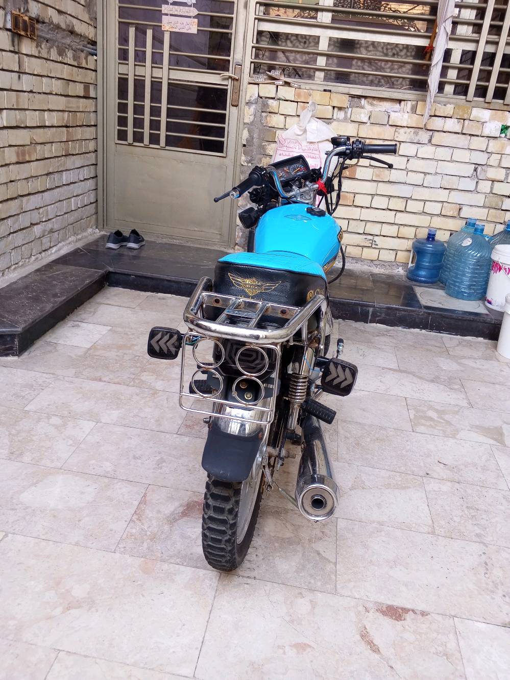 سلامه عليكم شباب دراجه ايراني سونك موديل2023 150s دراجه حلوه او تخبل كامله من كلشي كهربائيات  مكينه ناعمه بس بيها شغله مادري شنو دخت بيها جبت الها باتري جديد او كتف شحن جديد او ما جاي ادير سلف بس من أجطلها على باتري تشتغل سلف كبل فا مادري ليش هاي الحالها بيها فا هاي الدراجات كدامك كامله من كلشي سعرها 600 أو بيها مجال رقم *********** مكاني بغداد  الحبيبيه