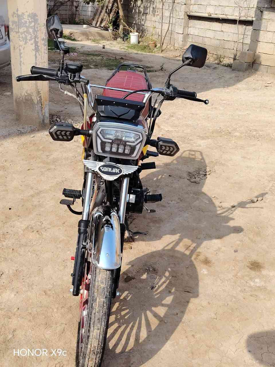 سلام عليكم دراجة سيفان موديل 25 سونك الاصلي محرك 200 دراجة نضيفة خير من الله. للبيع او للمراوس حسب القناعة.   متواجد خاص. ورقمي فقط واتساب ***********
