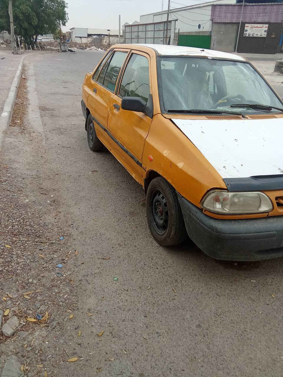 سلام عليكم سايبه للبيع سنويه تفاصيل وجهيه بيه مستمسكات راعيه يمي بس مواصله ابيعلك بدون تكفل عشاير وصرقه سياره جازه من كلشي مكينه وكير جدد صدر امامي خلفي جديد سعر 7 ورقات مكاني بغداد رصافه غير متواجد ع نت هاتف***********
