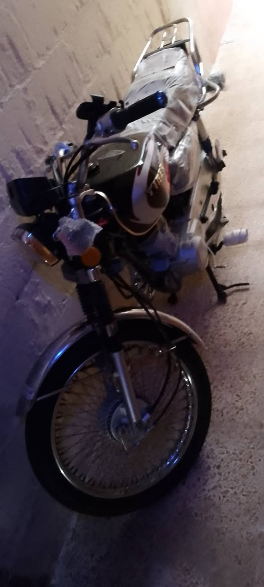 السلام عليكم دراجه للبيع 2019 محرك شرط ناريه شرط الماطور كامل السعر 650 بمجال.***********
