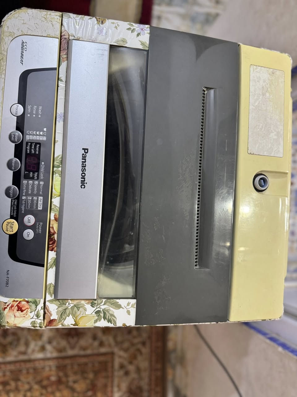 غسالة باناسونيك (Panasonic) 7 كيلو أصلية - بحالة ممتازة للبيع
تفاصيل الإعلان:
للبيع غسالة باناسونيك 7 كيلو (تايلندي أصلي)، الغسالة نظيفة جداً وشغالة 100% وبدون أي مشاكل.
• الموديل: Panasonic Eco Aquabeat
• السعة: 7 كيلو (حوض واسع وقوي).
• المميزات:
• نظام Eco Aquabeat لغسل قوي وموفر للماء.
• برامج غسل متعددة (سريع، ناعم، عادي).
• خاصية Air Dry للتنشيف السريع بالهواء.
• تحكم كامل باللمس وسهلة الاستخدام جداً.
• ملاحظة: الغسالة مغلفة بنايلون (ستيكر) خارجي للحماية من الرطوبة، وبداخلها نظيفة جداً كما موضح بالصور.

السعر: [  100 الف ] (بيها مجال بسيط للشراي الطيب).
المكان: ديالى - الخالص .
للتواصل: مراسلة الخاص


**إذا كنت صاحب هذا الإعلان وتريد حذفه لأي سبب، رجاءا أرسل رسالة إلى الدعم الفني**