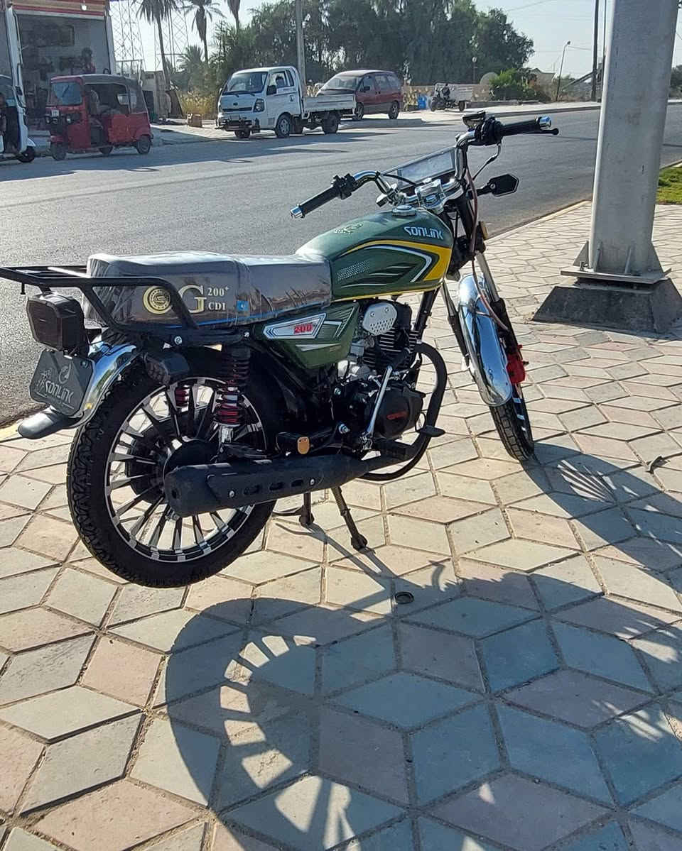 سولنك 2025 مكينه 200 ضاغطه او زنجيل دراجه جديده السعر مليون المكان واسط العزيزية 
***********
***********
