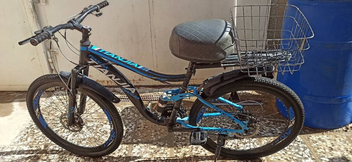 السلام عليكم باسيكل جبلي مستعمل نضيف كشن مبدلة زائد مدوشمة
البايسكل كلفني ١٥٠ الف اني ابيعة ٨٠ الف تعال خاص اذا شراي 
عنواني كربلاء حي وفاء


**إذا كنت صاحب هذا الإعلان وتريد حذفه لأي سبب، رجاءا أرسل رسالة إلى الدعم الفني**
