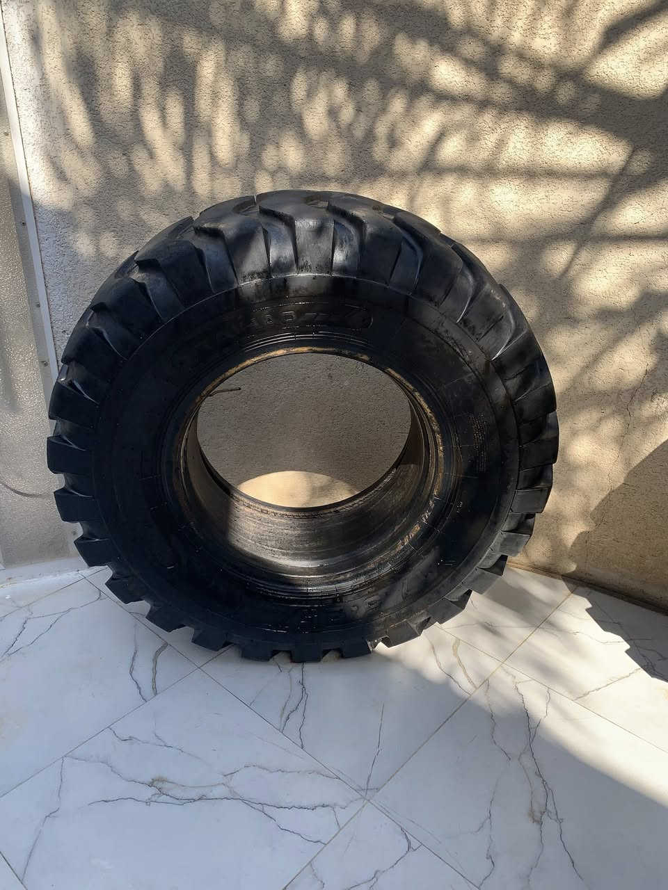 زوج تاير شفل قياس 17. 5. 25 عنوان ميسان ***********
