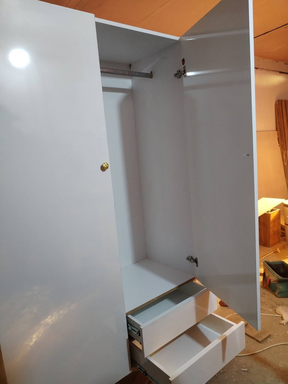 شغل حسب الطلب تزكام خشب تركي سرير +كنتور بابين  للاستفسار مراسلت الصفحه او اتصال ع الرقم ***********
