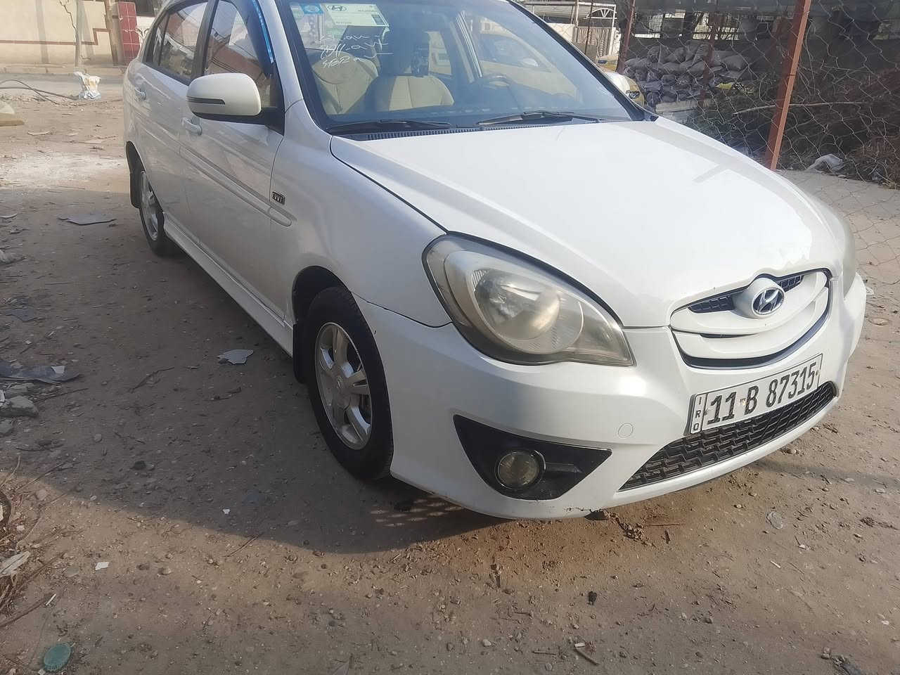 اكسنت موديل 2011 خليجي مكفوله بيها جاملغ أمامي بس رش الباقي كله مكفول محرك 1600 تبريد محرك كير تخم تاير جاهزه السياره فول مكاني بغداد السعر 95 الرقم ***********
