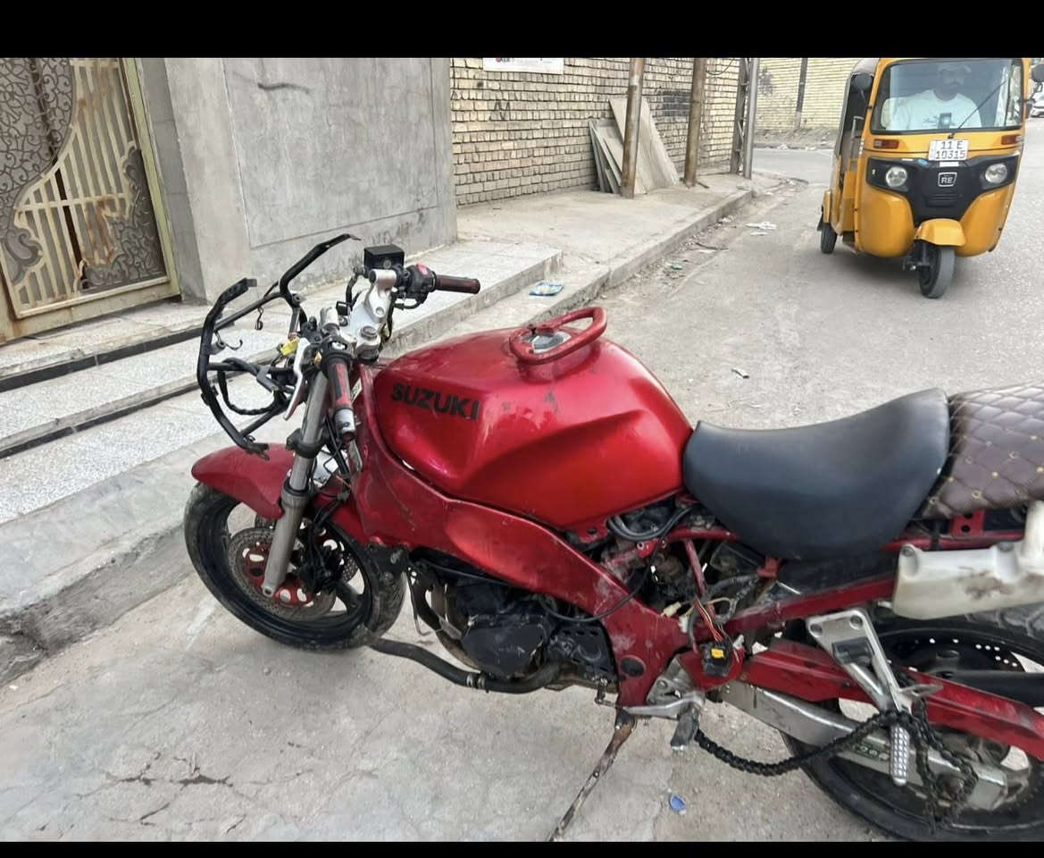 سلام عليكم دراجه ساسوكي مكينه 400سيسي الدراجه مكفوله من السرقه ابيع الدراجه كوم حديد المكينه مجفته كامله تجفيت مضبوط الدراجه طافيه الكهربايات تعبانه كلش الدراجه غراضها كلها موجوده الكفرات و الدشبول و كلشي موجود أوراق  موجوده هاذ الفيديو صوت الدراجه سعر الدراجه قيم بل يرضا الله ولا تكسر ما متواجد فيس رقم التليفون***********

عنوان بغداد بلديات
