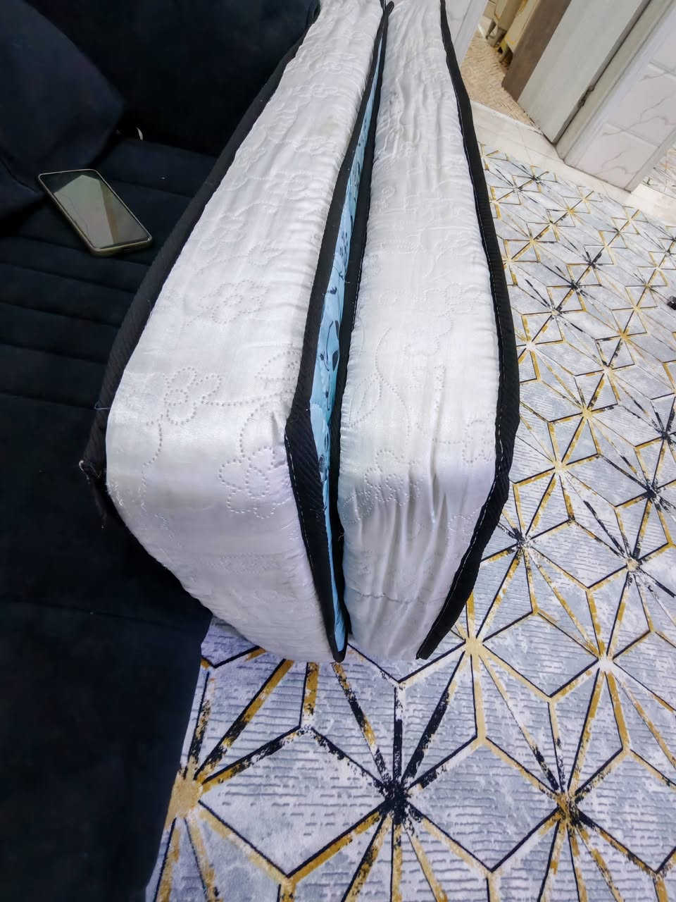 دواشك 2 للبيع قياسهن 60×150
ثنينهن 50 الف مكاني شهداء الموضفين
***********
