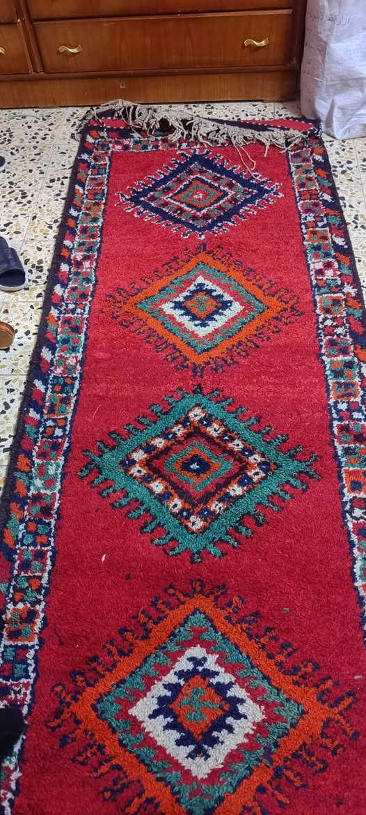 مرحبه سجاده عرب عدد 3نضافه 100/100 ممفروشات نهائين قياساتهن لطول 4 متر ولعرض 110 سعر لسجاده 40الف مكاني حي لسفير قرب لشماعيه *********** واتساب
