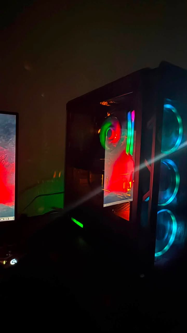 السلام عليكم pc للبييع كامل شامل الملحقات

المواصفات 

* CPU: AMD Ryzen 5 3600X
* Motherboard: AORUS B450 Pro
* GPU: NVIDIA GeForce RTX 2060
* RAM: 16 GB
* SSD: 512 GB SSD
* HDD: 1 TB HDD
* Case: SAMA
مواصفات الشاشة
* Monitor: Gigabyte 27” IPS, 165 Hz, 1 ms

Table (eurekagaming)
ماوس وكيبورد شركات معروفات

للأستفسار تواصل خاص او رقم :***********

