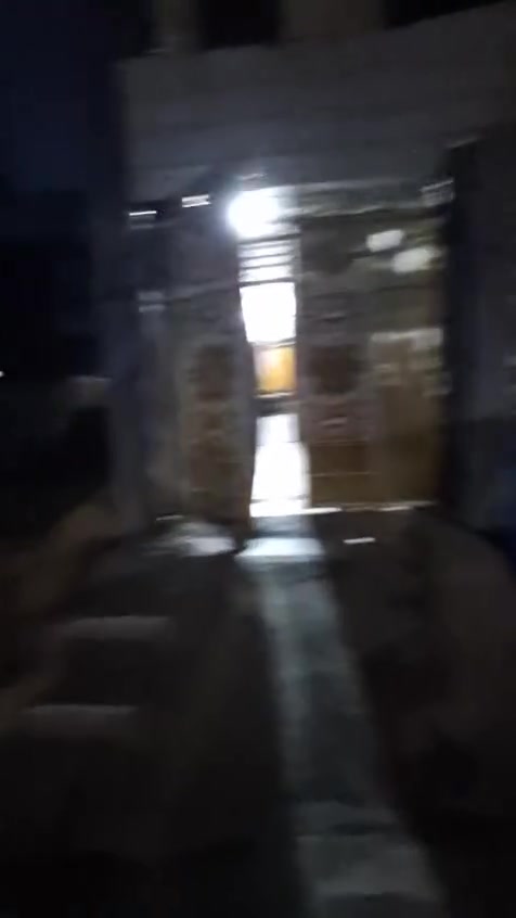 سلام عليكم بيت ١٠٠ متر نهاية حي اور الغرير اول نزله من جهة سبع قصور البيت علشارع عام وركن بيت جديد الطابق الثاني بيه هيكل غرفه بلوجه للإستفسار اكثر ***********
