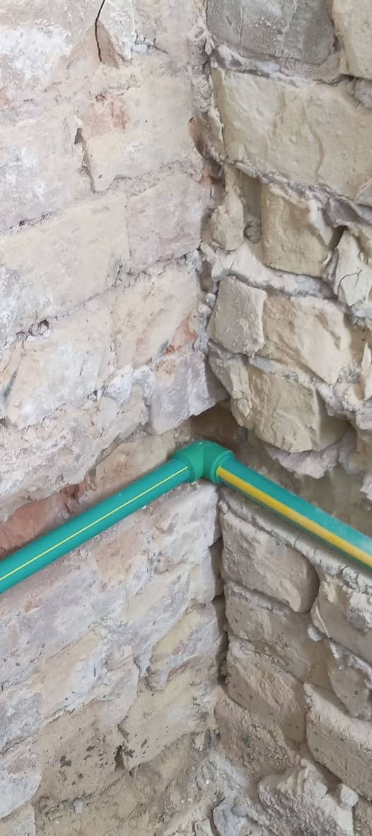 تم إكمال تأسيس بواري الماء لمنزل في بغداد نوع البوري المستخدم في التأسيس هو الامل الشريف المصري حيدر العنبكي للتأسيسات الكهربائية والصحية العامة 
***********
