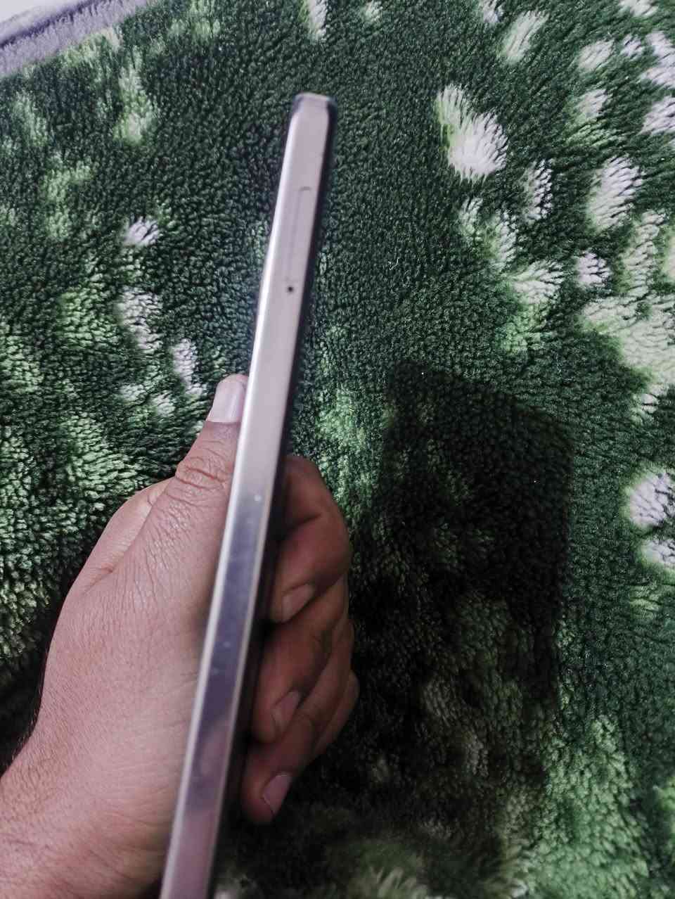 السلام عليكم 
تكنو كامون 30 
اخو جديد لا مبدل شي ولا مصلح ولا بي شخوط جديد
ذاكره 256 وعشوائيه 6
للبيع سعر 150 وبي مجال 
مكاني كربلاء 
***********
