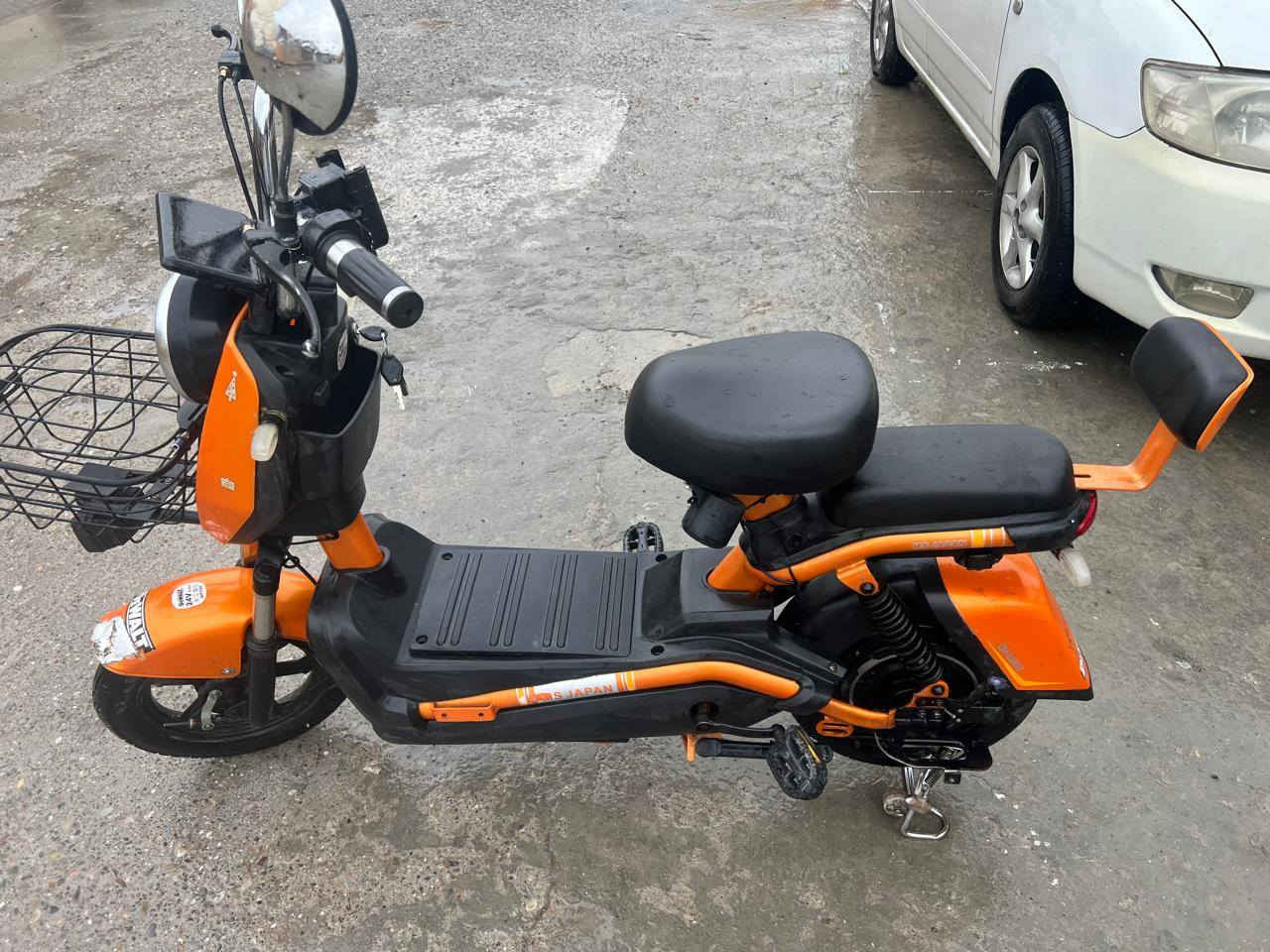 بايسكل للبيع حجم 14 
بطاريه 4
19امبير
 بطاريه مستعمله شهر السعر خاص 
رقم الموبايل ***********
