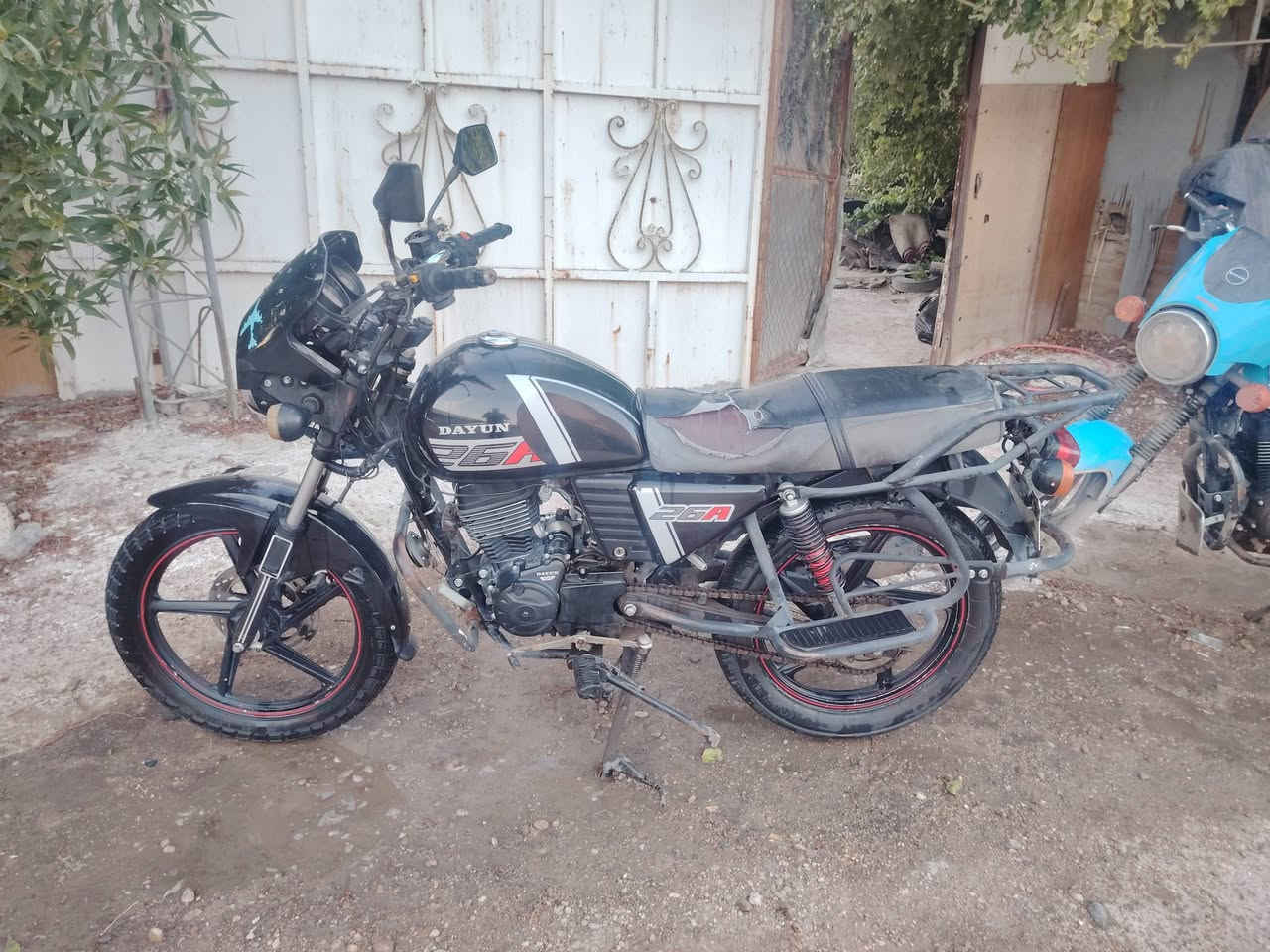 السلام عليكم دايون موديل 2022 مرقم ديالى بسمي  سعرها مليون 700 وبيها مجال *********** اتصل ومتواجد واتس بغداد الشعب
