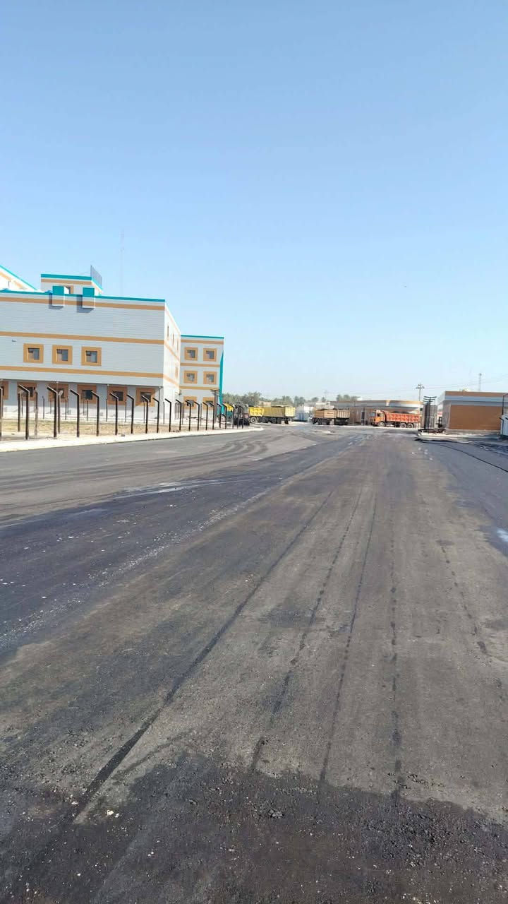 السلام عليكم نحن شركة لتبليط وأكساء الطرق والمزارع والمجمعات السكنية نوفر لكم جميع الخطط الطرق وهندستها اذا كنتم مهتم بخدماتنا لتواصل والاستفسار التواصل على الرقم  
***********
