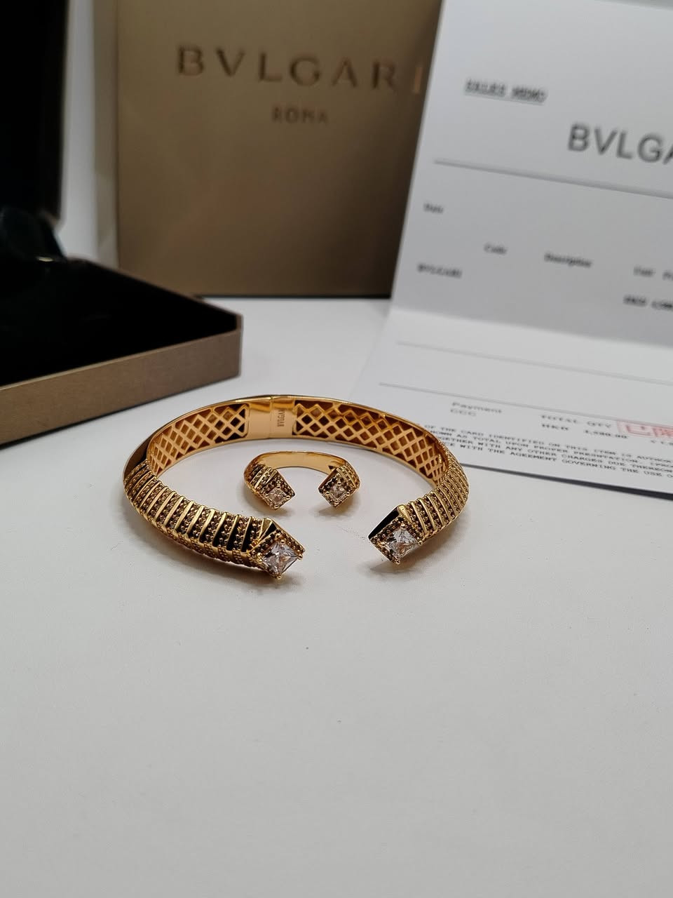 سوار ومحبس بولكاري مختم طلاء مع الملحقات يوجد توصيل


**إذا كنت صاحب هذا الإعلان وتريد حذفه لأي سبب، رجاءا أرسل رسالة إلى الدعم الفني**