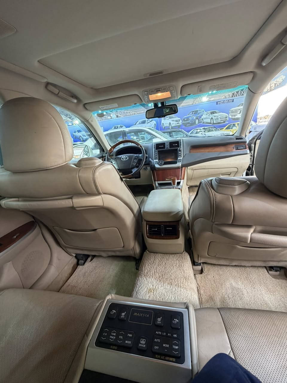 السلام عليكم
ماجستا 2011
كفاله عامه سيارة فول مواصفات 1/1
اربع بيبان شفط جنطه كهرباء سيارة جديده 
ثلاث قطع بردات
ثلاث قطع تبريد
16 سماعه وبعد مواصفاتها معروفه
السيارة مبايعات وكالة فقط
***********
