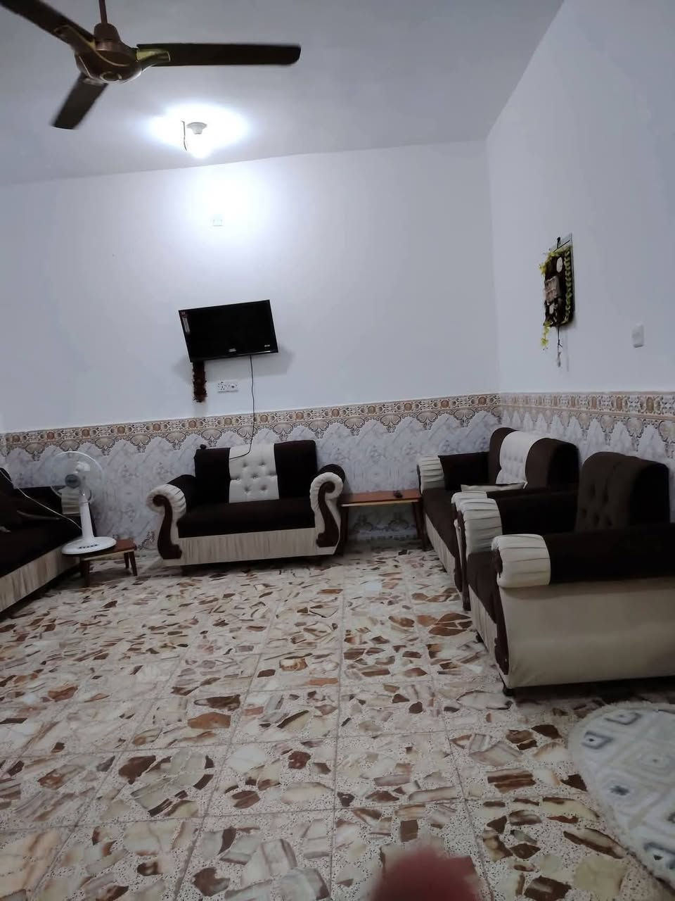 اعلان....
بيت للبيع بالدوح مساحته 220 متر  بناء على طلب صاحب البيت 

غرفتين وصاله ومطبخ وبراني وصحيات خارجيه وداخليه

مطلوب 60

التسديد الشهري 330

السعر الكلي  145 المجال
____________

تنطي لصاحب البيت 85مع المجال 

*********** 📞📞📞

*********** 📞📞📞

***********📞📞📞

♦️♦️♦️♦️♦️♦️♦️♦️

#مكتب_الساعي_للعقار 🏠🏠🏠🏠🏠

#العنوان_السماوه_سايدين_حي الشرطه
