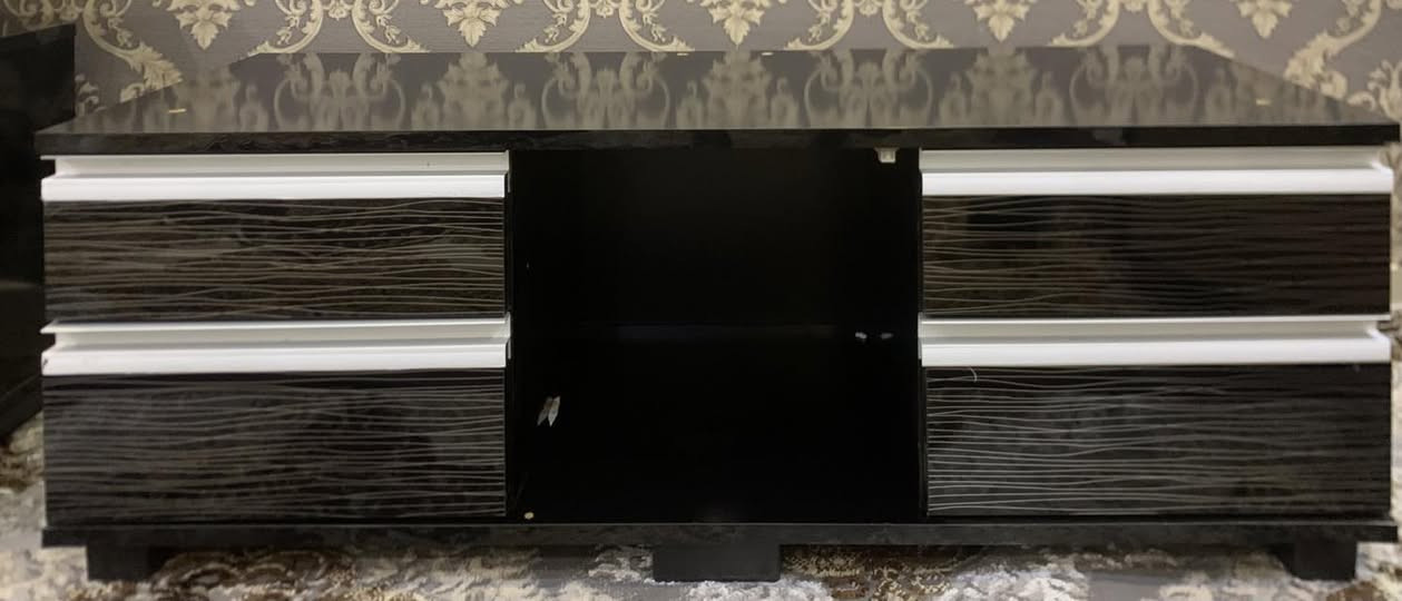 سلام عليكم ميز تلفزيون جديد 3 نقشات السعر30 
***********واتساب
