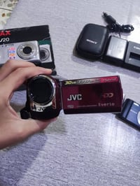 كامرة JVC • ذاكرة 30جيجا • زوم 35×