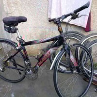 دراجة هوائية من ماركة Giant العالمية (موديل FCR 2)، المعروفة بمتانتها ...