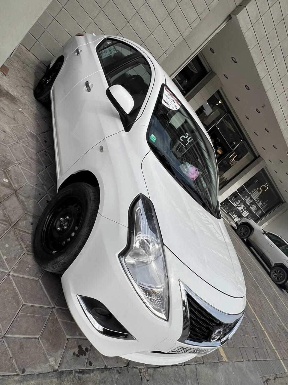 السلام عليكم
نيسان صني 2024 هندي ام الضمان شركة السور 
فول مواصفات 

ماشي 5900 
كفالة عامة من الضربة والصبغ والبارد والشخوط 

السيارة صارف عليه كشنات + ارضية جلد + صندوق جلد 
بالاضافة الى سستم سماعات عالي واضح 

ربع دينار ما تذب عليها 

-سويجات ٢ 
-كتلوكات الشركة على حطتهن 
-السبير ما نازل والعدة بعدها بلجيس
  والتايرات مال شركة على حطتهن جدد -السيارة بيها كبات مال ويل ما شاديهن بعدهن

-رقم بغداد جديد بأسمي سنوية وهزة جديدة 

-السعر 139 وبيه مجال بسيط 
-المكان بغداد المنصور 
***********
