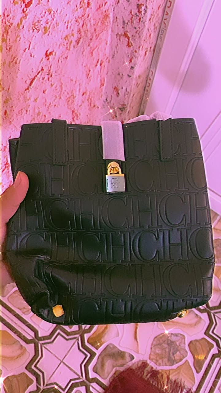 السلام عليكم
اغراض كلها اصليه والجنطه اقرو وشوفه اني ماحكم يمكم الحجي الاسعار جوه السوك للستفسار خاص او هذه رقمي ***********
