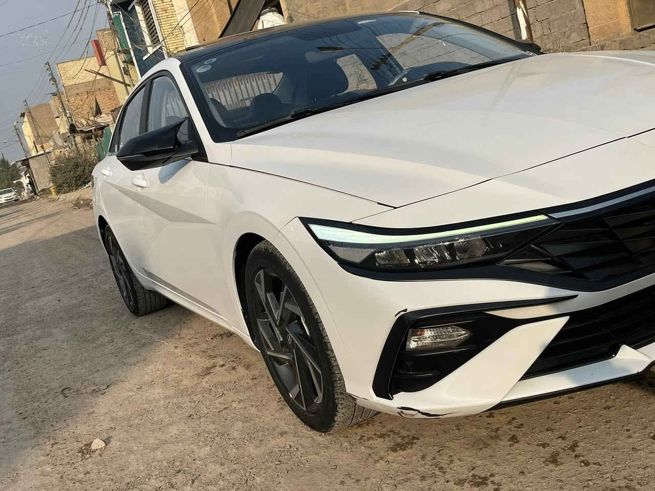 الانترا 24 بيه طخه بصيطه بدوسه مستعجلع على البيع محرك 2000
ب 130
***********
