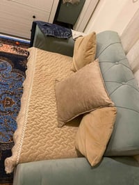 للبيع مكاني بغداد الكرخ السعر ٢٠٠ وبي مجال بسيط ١٠ مقاعد  07868313540