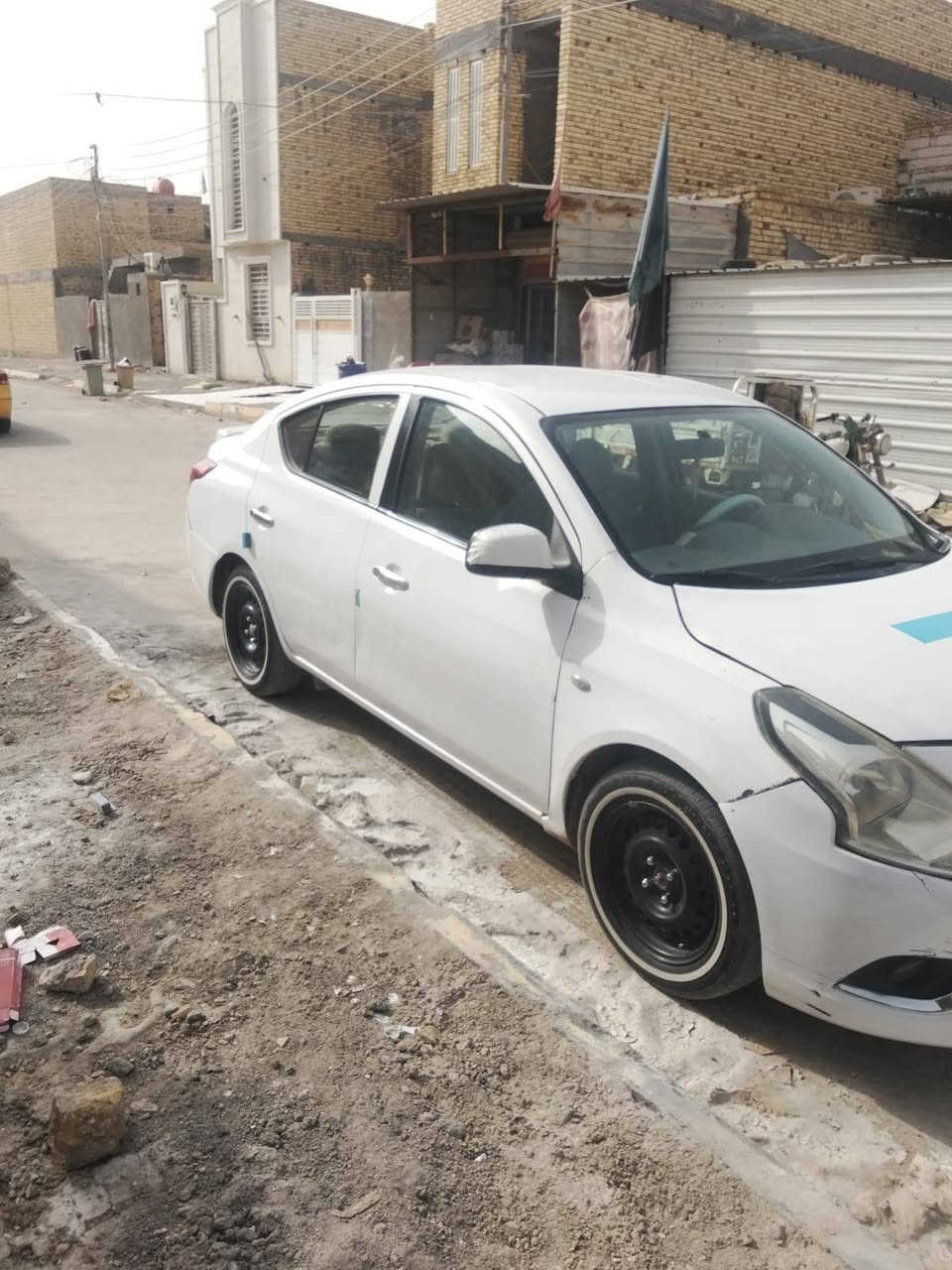 السلام عليكم ورحمة الله
سني هندي 2021
اربيل بأسم شركة كويت 
 بيها جاملغ وبنيد جهة العبري
 والفخذة بيها تصليح 
وبيها مكانات بارد 
والمكينة بيها تبخير قليل ناس تكول ولف تبخير وناس تكول دهن مو زين ف ماعرف شنو بيها بالضبط 
والسيارة يرادلها ترتيب حدادة وهيج 
مكان الناصرية مركز 
سعر 82 وقابل للتفاوض 
***********
