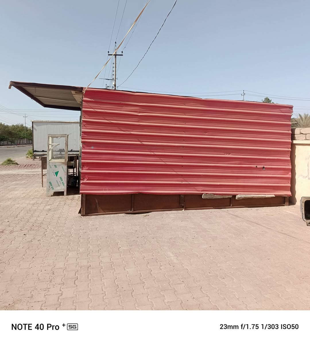 كرفان للبيع
الطول 5متر 
العرف 3متر 
الارتفاع 2ونص متر 
الحديد ثقيل داخل امبطن عازل حراري + خشب 
العنوان القرنه ناحية الثغر 
السعر 750
الرقم 👇
***********
