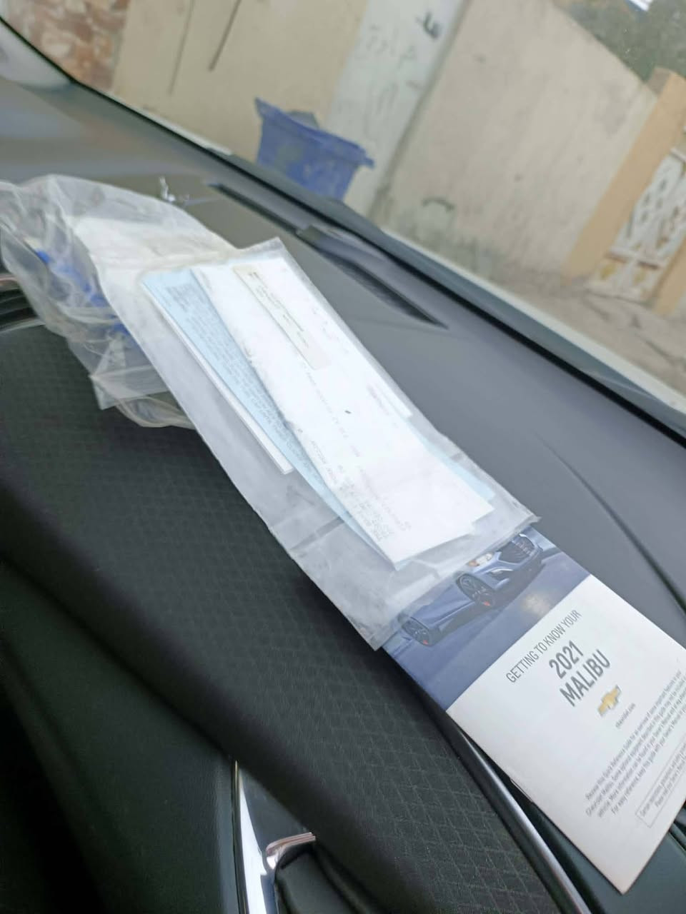 سلام عليكم للبيع ماليبو موديل 2021 سياره كارتون بحالت الزيرو بس جاملغ امامي مبدل والباقي مكفوله كفاله عامه حتى من البارد والشخط سياره على ايد دكتور استعمال بسيط فول مواصفات LT محرك 1500 تيربو المرغوب تشغيل بصمه ابواب بصمه صندوك بصمه رادار امامي تحديد مسار تبريد مركزي امامي وخلفي تبريد تحكم جهتين منفصل مقاعد هيتر اوتو ستوب بصمه شاشه ايباد جبيره نضام بلتوث واي فاي كاربلاي كامره خلفيه تحكمات ستيرن جهتين شفتات ستيرن تحديد سرعه ستيرن فوليوم بلاجكتورات ليد نضام اقتصاد البانزين ويل كب شركه وطخم تايرات جدد بعد مواصفات فول لفول مشايه 60 بحالت الزيرو تحويل مضمون سنويه لل 2030 برغي 10 ما مفتوح بيها السعر 113 وبيها مجال بسيط ***********  ***********.
