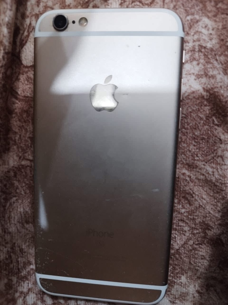 ايفون 6s نضيف للبيع ذاكره ١٢٨ مبدل بطاريه شاشه شخط مابيها سعر٦٥ 
للتواصل واتساب ***********
