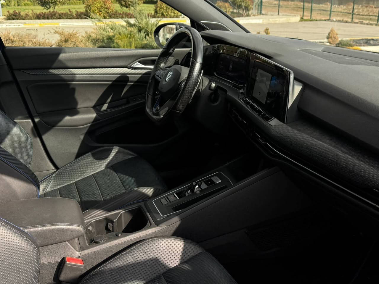 VW golf R 2022
صاروخ حقيقي 
من القليلات بلسوق
بدون صبغ

فول موصفات
بانوراما
كشنات تبريد و تاتفئا
رادارات داتاشو
٦ مودات قياده 
شرط كل شي

سياره بس صندوق تبديل بلادي 
بدون ارباك شرط
سعر 280 ومجال
***********
